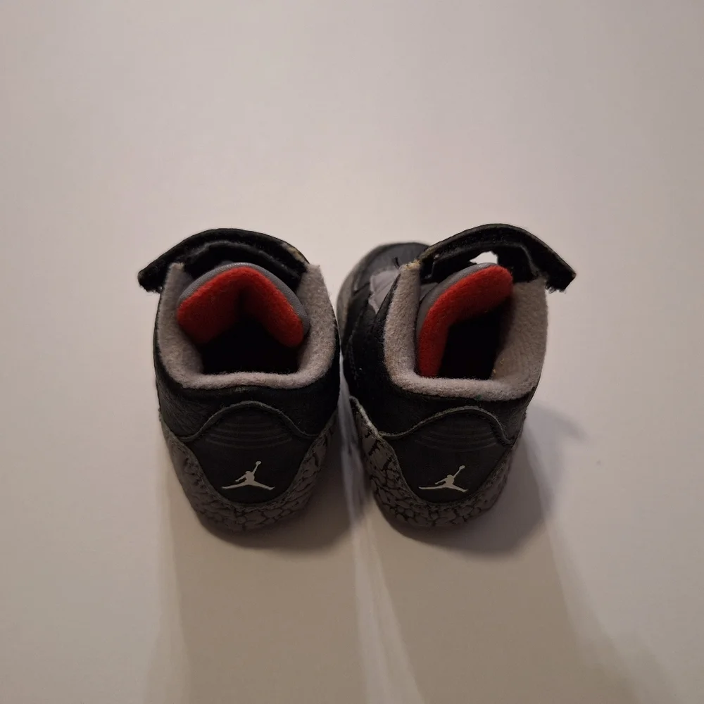 Pre-Owned Air jordan retro 3 black cement boys Size 1c
